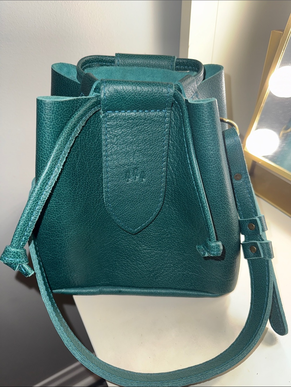 Portland Leather Firefly Bucket Bag with Adjustable Strap - Picture 5 of 6